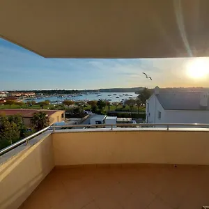Emma Demarin Apartman